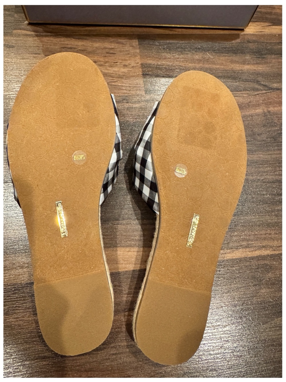 Louise et Cie Black & White Gingham Knot Slides - Picture 5 of 15
